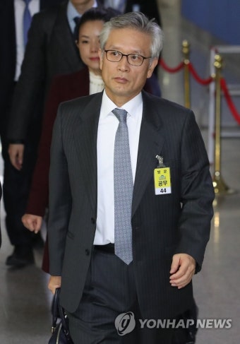 청문회 출석하는 이병석 전 대통령 주치의 | 연합뉴스