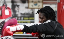 난민 복서 이흑산, 긴 팔이 내 무기 | 연합뉴스