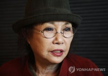 첫 단독 공연하는 은희 | 연합뉴스