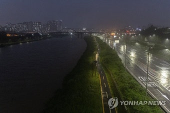 서울 동부간선도로 진입로 전면 통제…