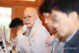 인사말하는 조계종 총무원장 진우스님 | 연합뉴스