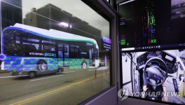 판교테크노밸리 달리는 자율협력주행 판타G버스 | 연합뉴스