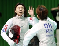 대결 마친 홍서인ㆍ오혜미 | 연합뉴스