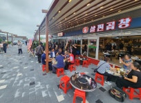 [르포] 제2의 예산시장 꿈꾸는 삽교곱창특화거리 문 열어 | 연합뉴스