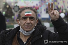 미국에 죽음을…이슬람혁명 43주년 맞은 테헤란, 기념식에 ′100만 운집′ | 연합뉴스