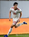 '벤투호와 1위 싸움' 이란 축구대표 에이스 아즈문 코로나 감염 | 연합뉴스