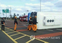 제주서 축구부원 태운 버스 전도…12명 중경상 | 연합뉴스