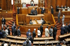 일본 참의원에서 안보법안 표결 | 연합뉴스