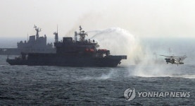 해군해난구조교육훈련대대(기초훈련장) | 해군 해경 합동 구조훈련 | 연합뉴스