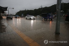  더위 식혀주는 비…제주·남해 최대 150㎜ 이상 | 연합뉴스