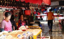 한산한 모습 보이는 소래포구 어시장 | 연합뉴스