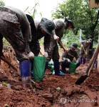 공주서 수해 복구하는 32사단 장병들 | 연합뉴스
