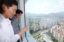 씨드큐브 창동 주변 살펴보는 오세훈 시장 | 연합뉴스