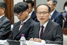 의원 질문에 답변하는 이상주 수원고법원장 | 연합뉴스