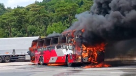 전남 섬진강휴게소서 고속버스 화재 아찔 | 연합뉴스