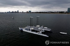 ′청정 에너지′…세계 최초 에너지 자급자족 선박 ′에너지 옵서버′호 | 연합뉴스