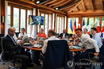 마크롱, 푸틴과 곧 통화…우크라 종전협상 의지 타진 | 연합뉴스