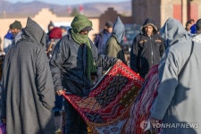 실로 엮은 예술…모로코 아이트 오우아우즈기트 카펫 페스테벌 | 연합뉴스