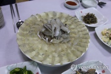 전복 죽과 회가 일품인 한산면사무소 근처 바다식당 | 연합뉴스