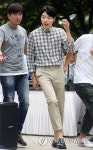 주식회사 댄디투어 | 류준열, '오늘은 댄디가이~' | 연합뉴스