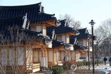 강릉 오죽헌 인근에 들어선 한옥마을 | 연합뉴스