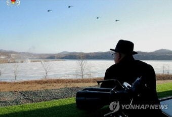 北김정은, 탱크사단 훈련지도 | 연합뉴스