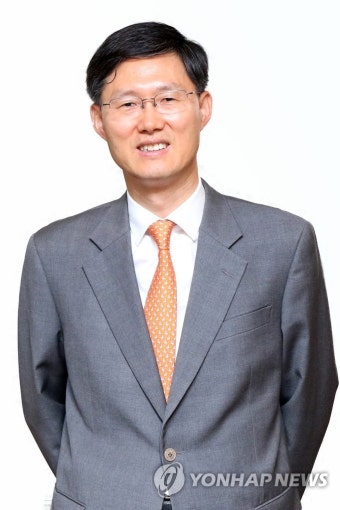 헌재 안전을 보장한 경찰과 언론에 감사 인사 전하는 문형배 재판관