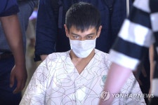 빅뱅 탑, 매서운 눈빛 | 연합뉴스