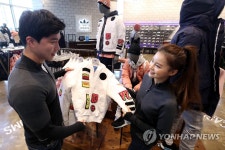 강남에 오픈한 아디다스 강남 브랜드 센터 | 연합뉴스