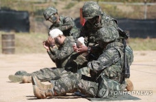 연평도서 훈련하는 해병대원들 | 연합뉴스