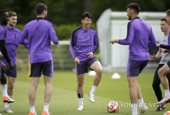 ′꿈의 무대′ 챔스 결승 앞둔 손흥민…토트넘 미디어데이 훈련 | 연합뉴스