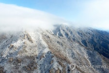 구름도 잠시 쉬어가는 곳 | 연합뉴스