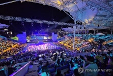 2023 원주 댄싱카니발 전야제…객석 가득 메운 인파 | 연합뉴스