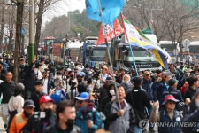 남태령에 집결한 트랙터 | 연합뉴스