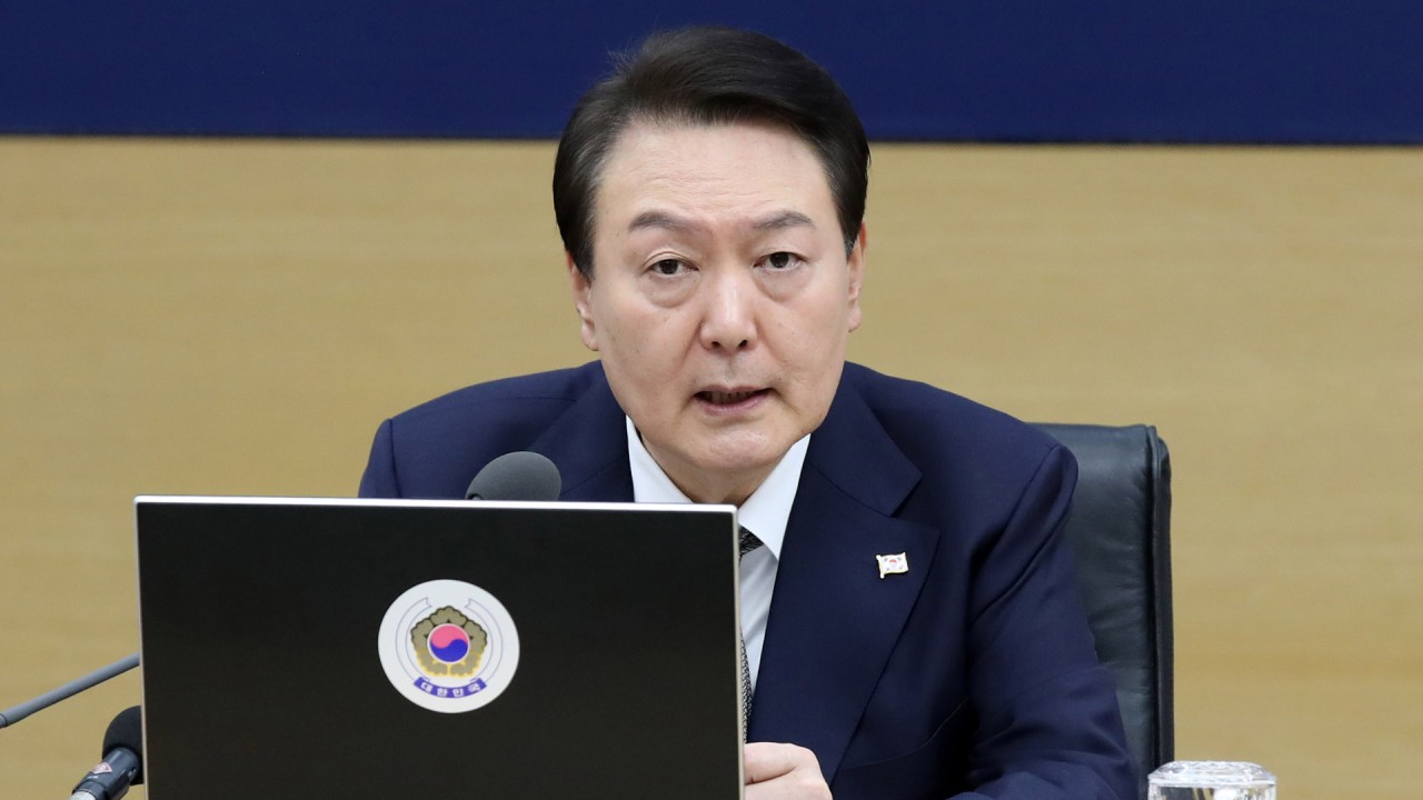 윤석열 대통령, 한동훈 대표와 러브샷으로 당정 화합 다지며 삼겹살 만찬 가져