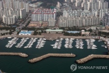 부산교육청 학교앞 수영만요트경기장 호텔 안된다 | 연합뉴스