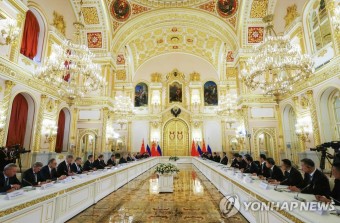 '산해진미'…푸틴, 시진핑 국빈 방문에 성대한 환영식 | 연합뉴스