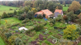 종말 기다리며… 9년간 지하실에 숨어 산 네덜란드 가족 발견 | 연합뉴스