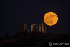 6월의 보름달…세계 각지서 관찰된 스트로베리 문 | 연합뉴스