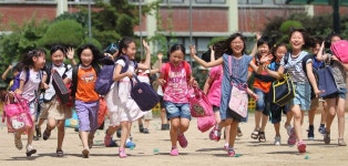 `주5일제로 초중고 여름방학 7~10일 짧아진다 | 연합뉴스