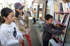 <해군기지로 갈등 겪는 강정마을, 책으로 가득> | 연합뉴스
