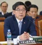 이기권 장관 답변 | 연합뉴스