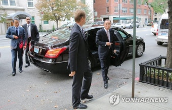 반기문 유엔 사무총장 공식차량 에쿠스 리무진 | 연합뉴스