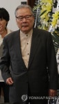 이어령 전 장관, 소설가 이호철 빈소 조문 | 연합뉴스