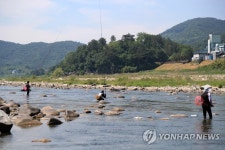 시원한 경호강에서 즐기는 민물낚시 | 연합뉴스