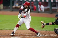 안타 치는 MLB 신시내티의 프레디 갈비스 | 연합뉴스