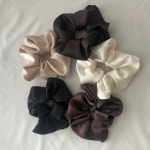 실크 슈슈 스크런치 헤어곱창 머리끈 5 color 이프베이지 2만개돌파... 국내생산 / 모던 실크 슈슈 스크런치 헤어곱창 머리끈  5 color 