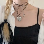 퓨어린 [당일출고] 라무드 통통 볼륨 빅 하트 초커 연출 리본 하트 스트링 레더 가죽 끈 롱 목걸이