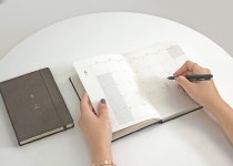 디자인도 미니멀리즘 시대,공장 :: 1300k 천삼백케이 디자인도 미니멀리즘 시대,공장