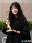 더쿠 - [SC인터뷰] 한효주 배우=하면 할수록 천직..19년 달려온 나, 개근상받아야 (청룡시리즈어워즈)